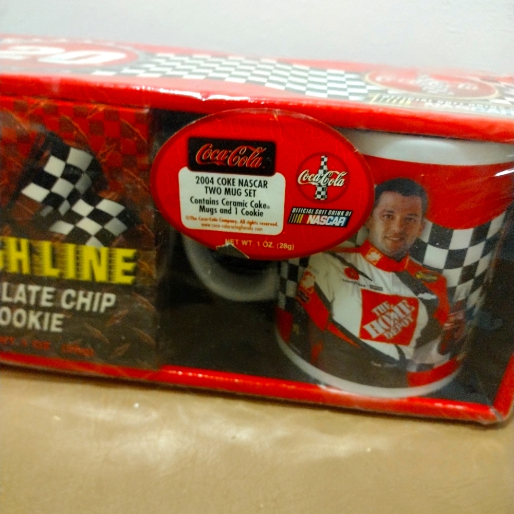Nascar 20 Tony Stewart cup set. Gift set.